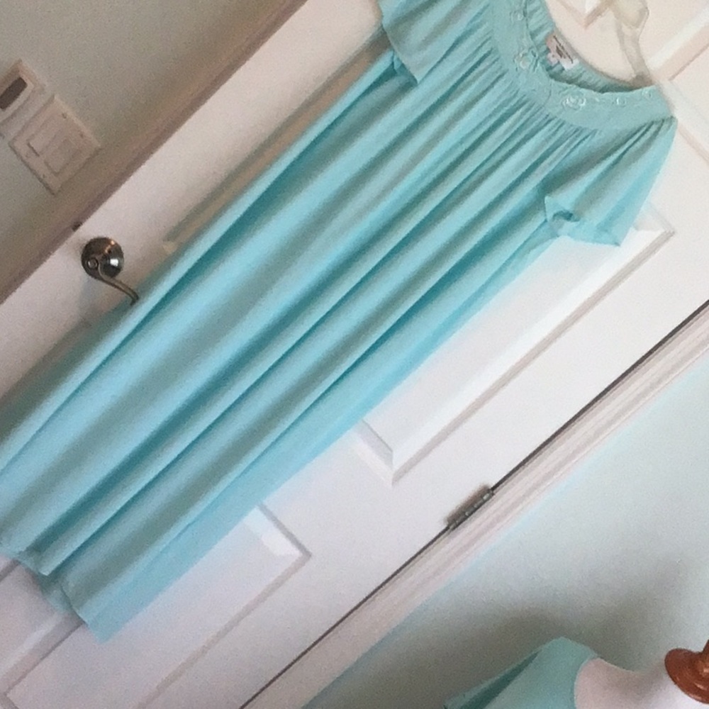 Miss Elaine - Aqua Blue Nightgown with embroidery neckline - Picture 3 of 9